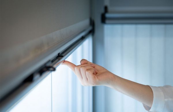 ziptrak-singapore-zip-blinds-difference-from-other-zip-blinds-outdoor-roller-blinds-sg