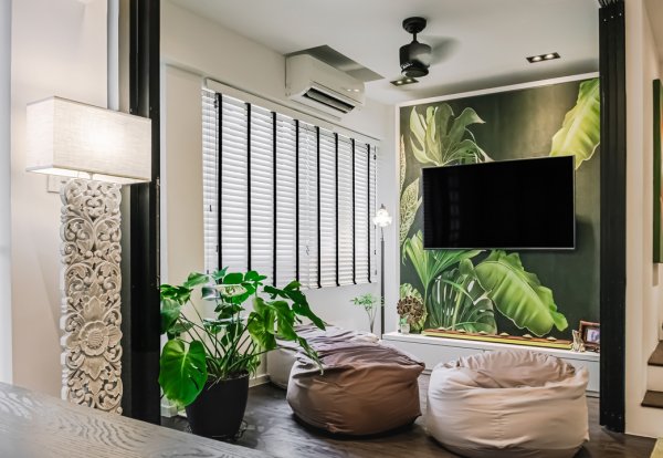 TCB-Colonial-Black-White-Venetian-Blinds-(Simei-Maisonette) TCB-Colonial-Black-White-Venetian-Blinds-(Simei-Maisonette)