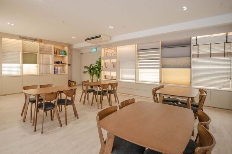 Various window blinds for comparison. Including venetian blinds, roller blinds, roman blinds. korean combi blinds