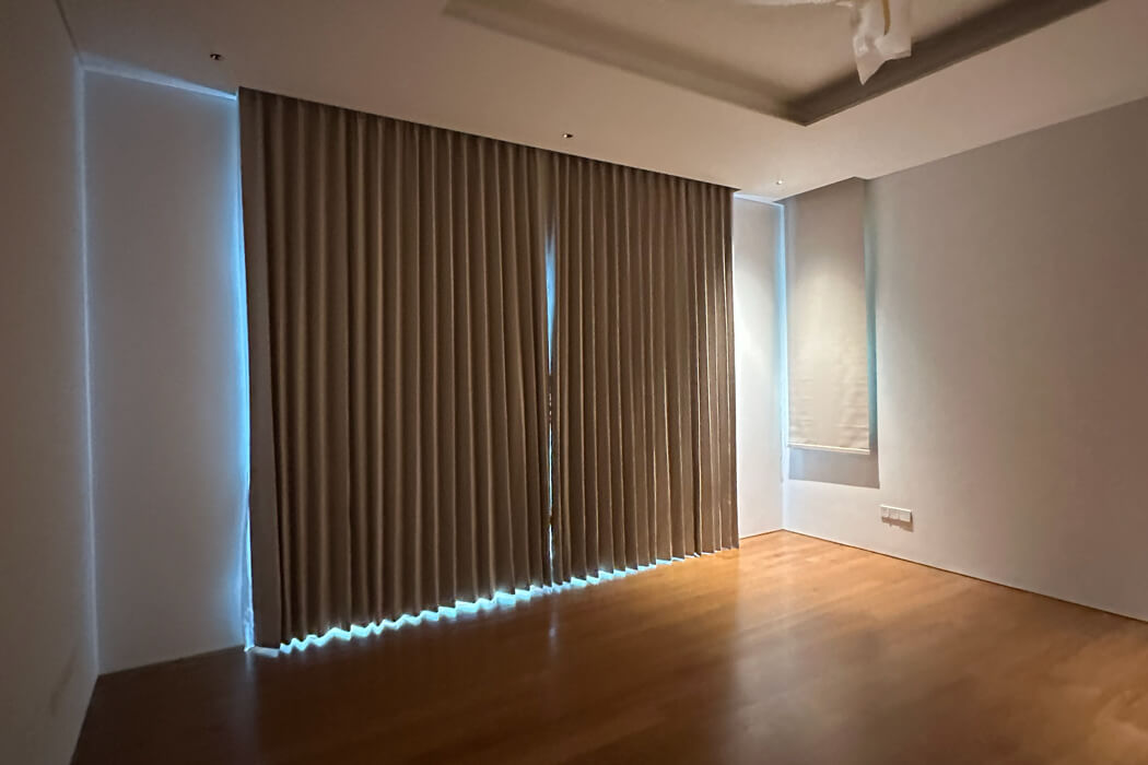 Blackout shaped curtains with light gaps